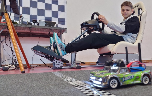 FPV Race simulátor VR RC VR verseny slot car szimulátor autós kisautó távirányítós autó bigfun event rent bérlés szolgáltatás rendezvény