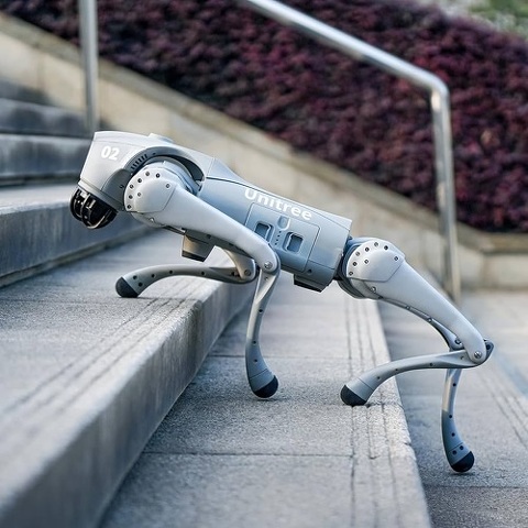 RobotDog interakt&iacute;v robot AI technol&oacute;gia innov&aacute;ci&oacute; rendezv&eacute;ny exp&oacute; c&eacute;ges l&aacute;tv&aacute;nyos &eacute;lm&eacute;ny attrakci&oacute; sz&oacute;rakoz&aacute;s j&ouml;vő automatiz&aacute;ci&oacute; stand bigfun robot kutya AI unitree Mesters&eacute;ges intelligencia